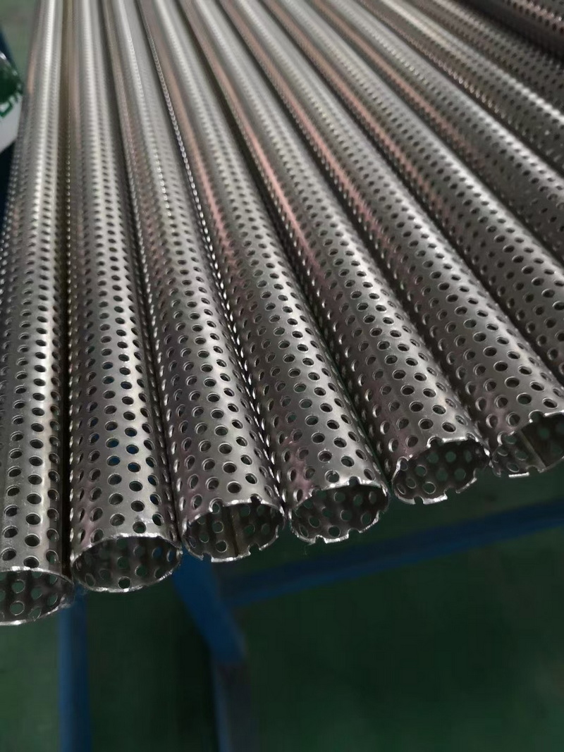 Titanium tube (porous tube)