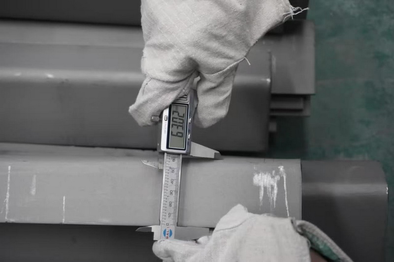 Titanium angle steel